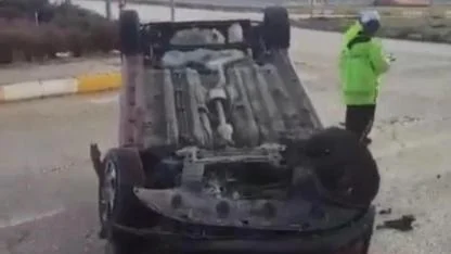 Takla atan otomobilde emniyet kemeri hayat kurtardı