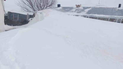 Taşlıçay’da kar yığınları evlerin boyuna ulaştı