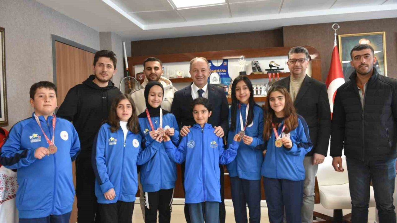 Tekmanlı minik eskrimcilerden başarılı sonuçlar