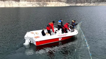 Tekne ile kaçak avcılara denetim