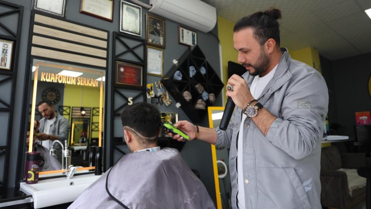 Tıraş sırasında mini konser