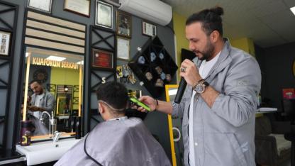 Tıraş sırasında mini konser