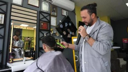 Tıraş sırasında mini konser