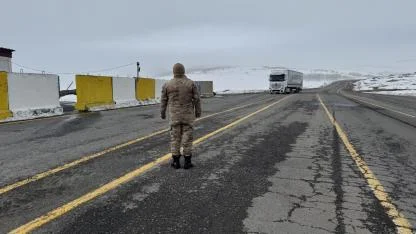 Türkgözü-Posof-Damal yolu tır geçişine kapalı