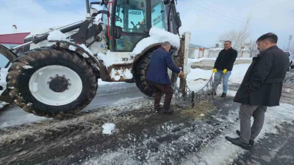 Tuzluca’da kar 32 köy yolunu kapattı, 22 köy yolu ulaşıma açıldı