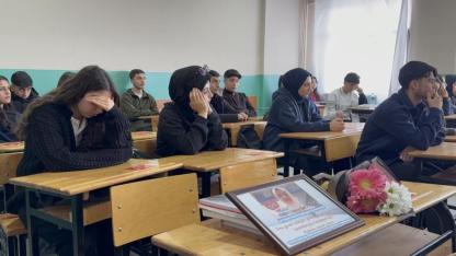 Umre yolunda hayatını kaybeden öğrenci anıldı