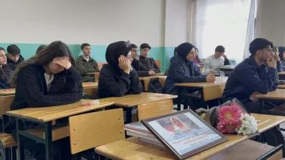 Umre yolunda hayatını kaybeden öğrenci anıldı