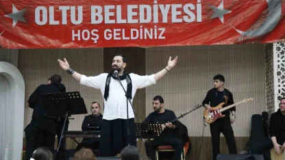 25 Mart konseri ile coştular