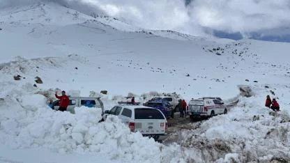 Ağrı Dağı’nda kayıp dağcı için arama kurtarma seferberliği