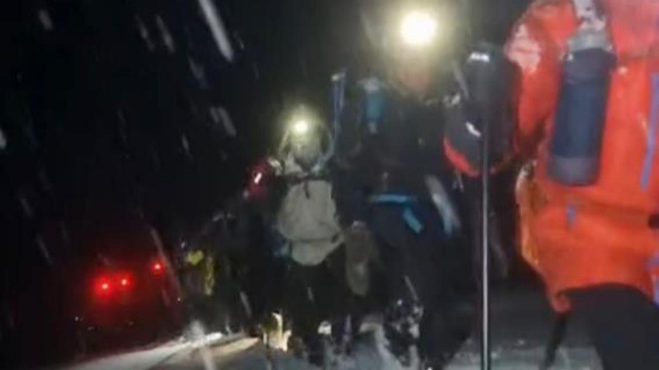 Ağrı Dağı’nda zirve tırmanışı yarıda kaldı