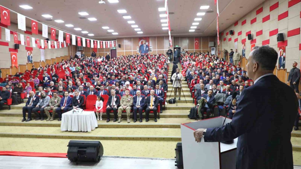 Ağrı’da İstiklal Marşı’nın kabulünün 105. yıl dönümü dolayısıyla program düzenlendi