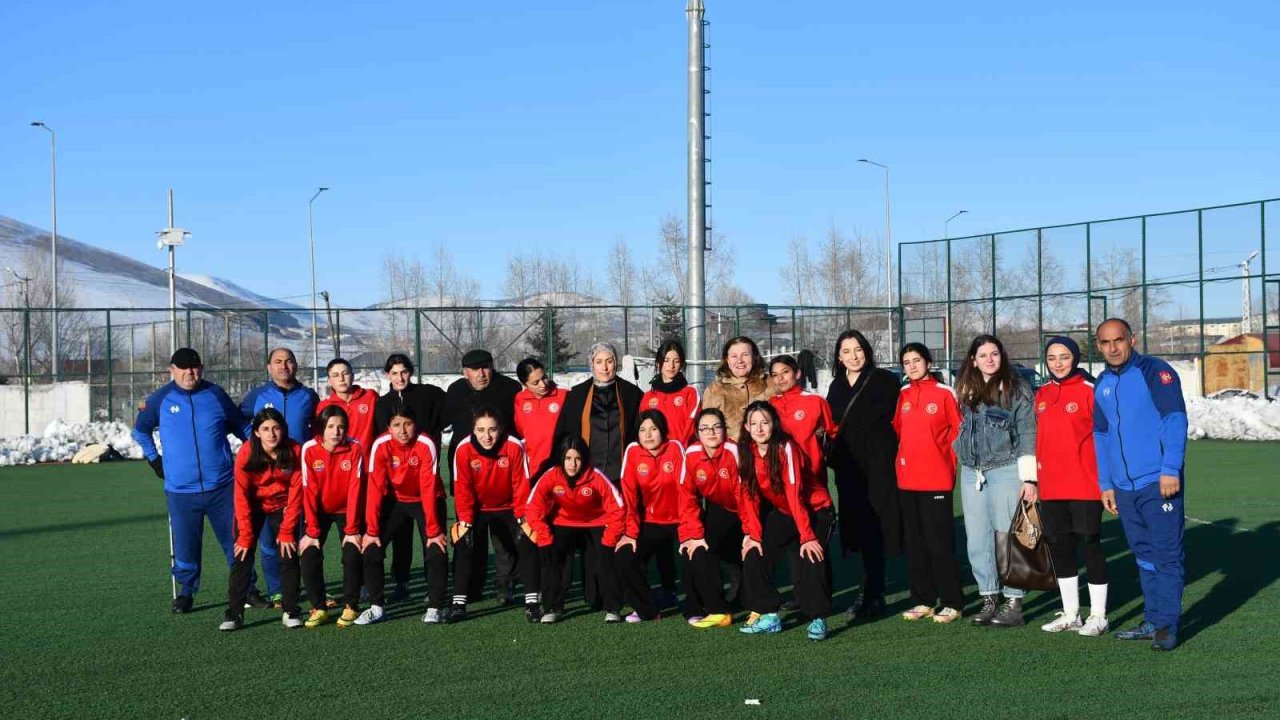 Ardahan Kura Kadın Futbol Takım’ının yeni başkanı Songül Çelik oldu