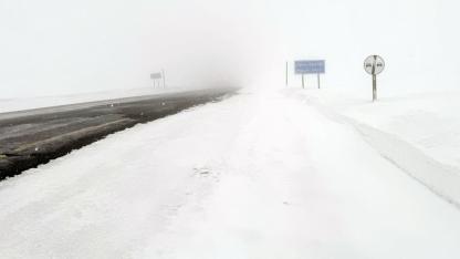 Ardahan-Şavşat kara yolu tır trafiğine kapatıldı