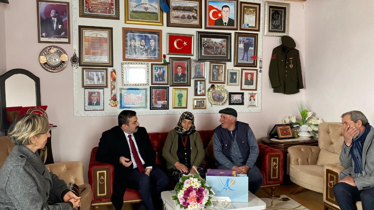 Arpaçay’da şehit ailesi ve gazi eşine anlamlı ziyaret