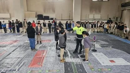 Digor’da öğrencilere uygulamalı trafik eğitimi