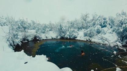 Eksi 4 derecede gölete girdiler