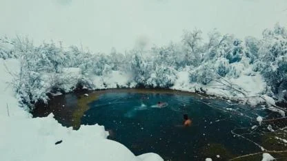 Eksi 4 derecede gölete girdiler