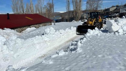 Erzurum’da karla mücadele devam ediyor