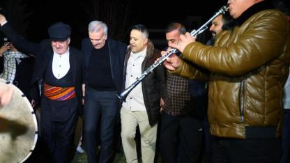 Geleneksel sahur halayında yoğun katılım