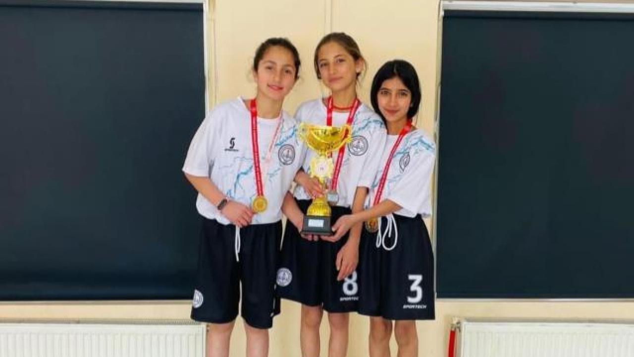 Hamur’da masa tenisi küçükler ilçe müsabakaları tamamlandı