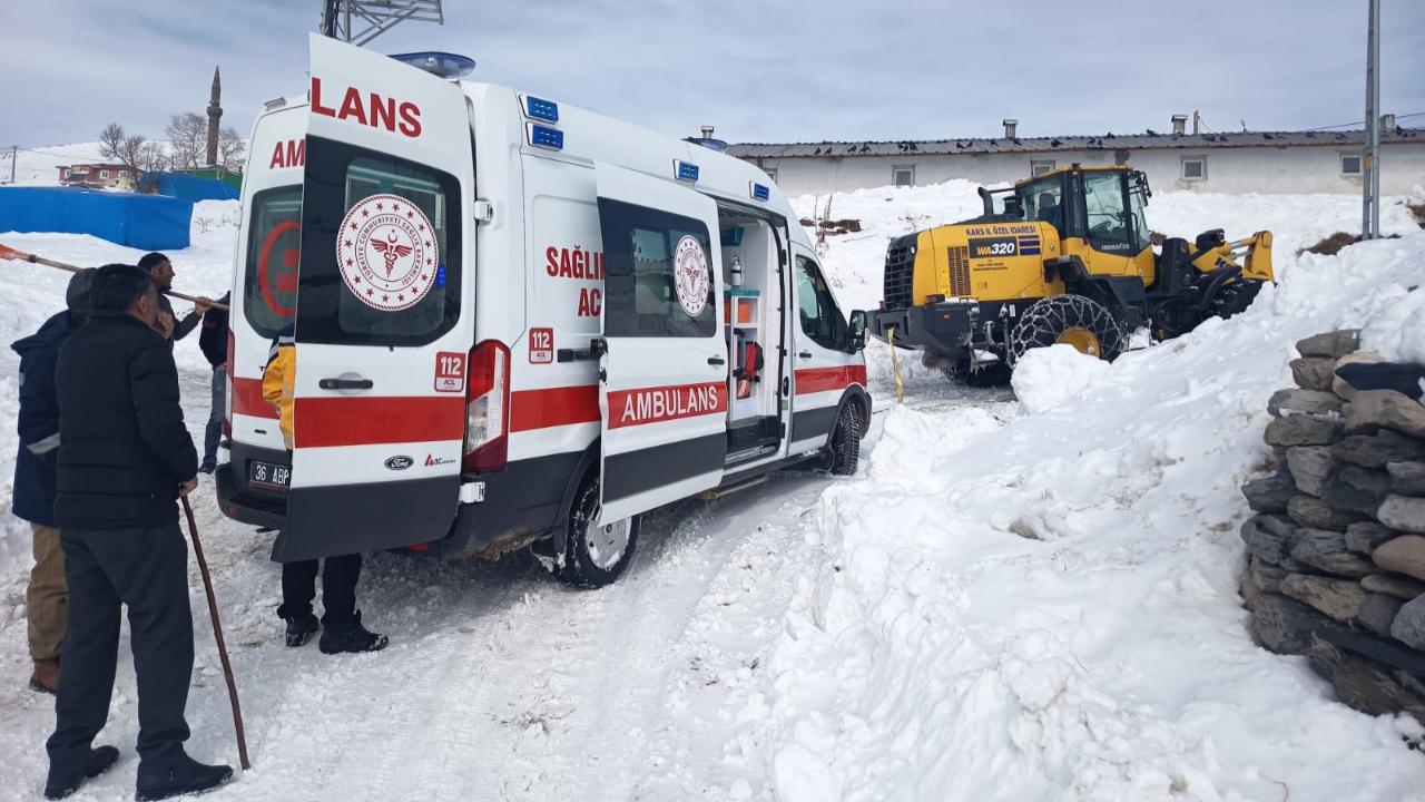 Karla kaplı köyde hayat kurtaran müdahale