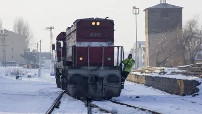 Kars dondurucu soğuklar sürüyor