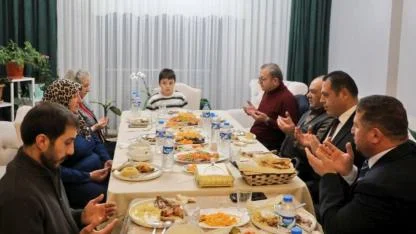 Kars Valisi Polat’tan şehit ailesine iftar ziyareti