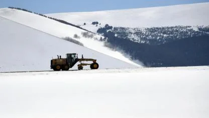 Kars ve Ardahan’da karla mücadele devam ediyor