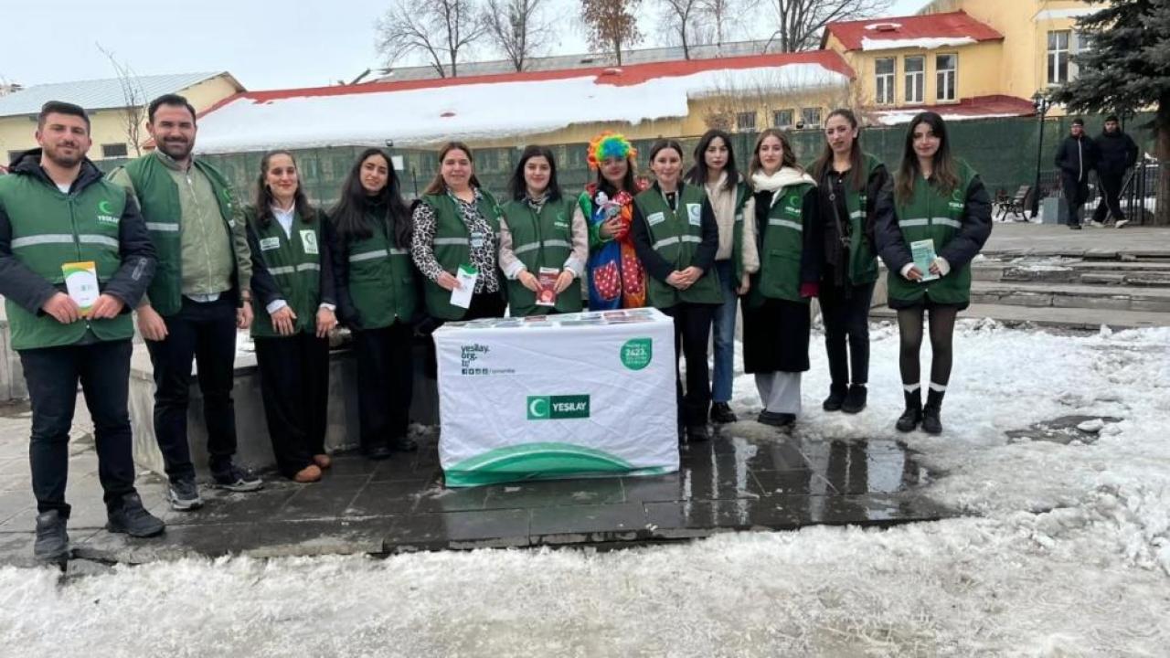 Kars’ta bağımlılıkla mücadele standı açıldı