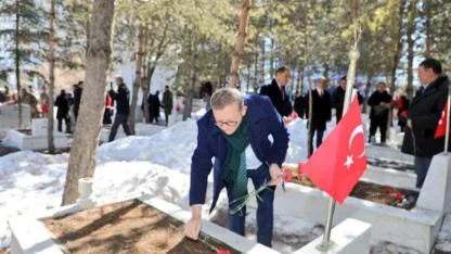 Kars’ta Çanakkale Şehitleri 111. Yılında anıldı