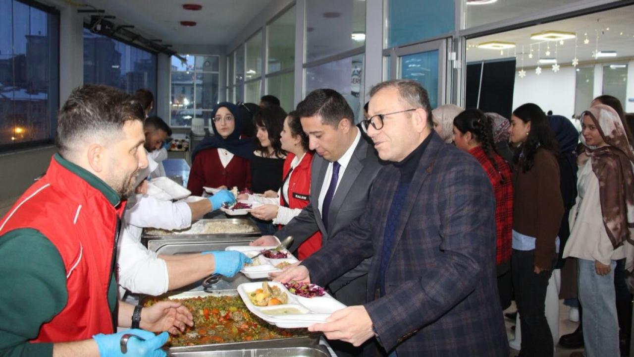 Kars’ta Gençlik Merkezinde kampüs iftarı
