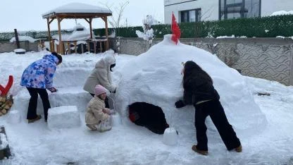 Kars’ta miniklerden kar şenliği