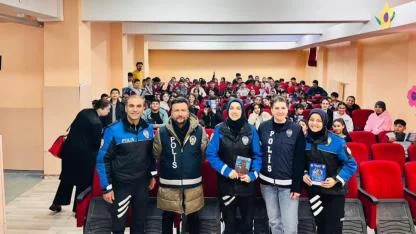 Kars’ta öğrenciler risklere karşı bilinçlendirildi