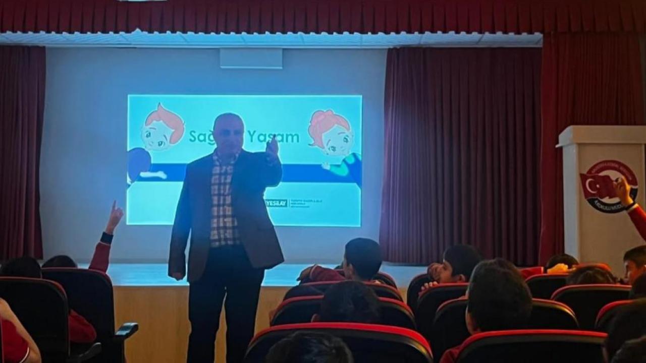 Kars’ta öğrencilere "Teknoloji Bağımlılığı ve Sağlıklı Yaşam" semineri