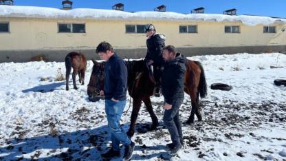 Kars’ta özel öğrencilere atlarla unutulmaz gün