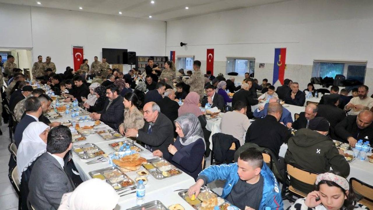 Kars’ta şehit aileleri ve gaziler onuruna iftar