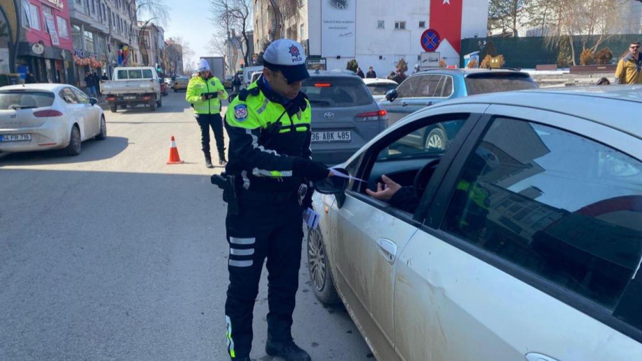 Kars’ta trafik güvenliği için bilgilendirme çalışması