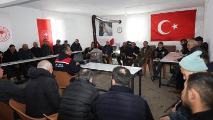 Müdür Aydın, Azat Köyünde üreticilerle buluştu