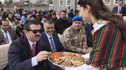 Patnos’ta baharın müjdecisi Nevruz kutlandı