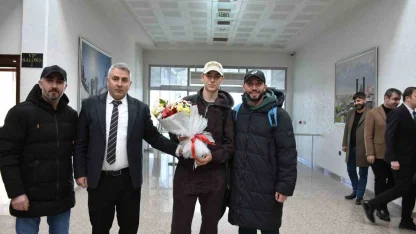 Şampiyona çiçekli karşılama