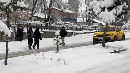 Sarıkamış’ta mart karı etkisini sürdürüyor
