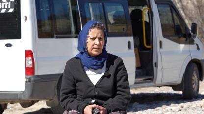 Servis şoförü Hanım Yıldırım, 15 yıldır öğrenci taşıyor