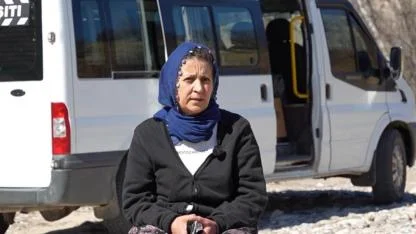 Servis şoförü Hanım Yıldırım, 15 yıldır öğrenci taşıyor