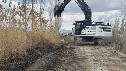 Tuzluca’da 10 kilometrelik sulama hattı temizleniyor