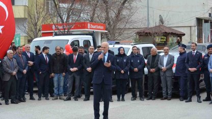 Uzundere’de hizmet seferberliği: Yeni araç filosu dualarla tanıtıldı