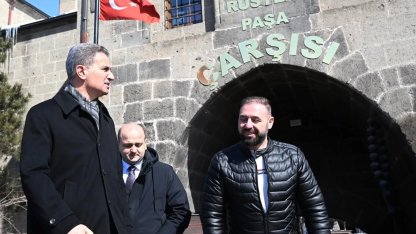 Vali Baruş’tan tarihi çarşıya ziyaret