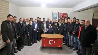 Vali Polat köylerde vatandaşlarla bir araya geldi