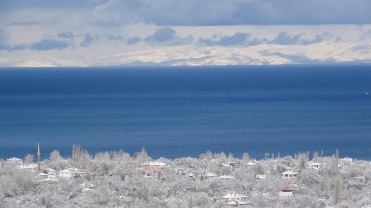 Van Gölü ve yeraltı suları kar yağışıyla beslendi