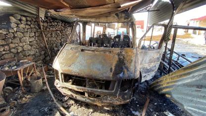 Yangında kül olan minibüs dayanışmayla yeniden alındı