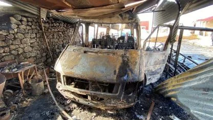 Yangında kül olan minibüs dayanışmayla yeniden alındı